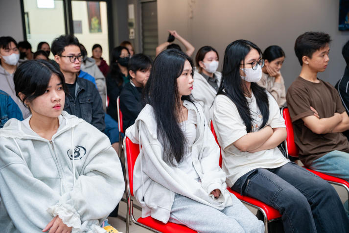 Sinh viên Thiết kế đồ họa HUTECH tích lũy kỹ năng nghề minh họa từ chuyên gia ngành xuất bản 44