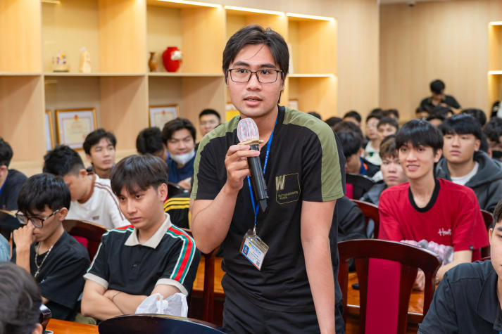 Chuyên gia từ FPT Telecom hướng dẫn sinh viên Khoa Công nghệ thông tin cách ứng dụng GenAI trong nghiên cứu khoa học 81