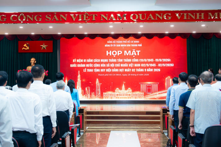 Ba Đảng viên HUTECH vinh dự nhận Huy hiệu 35 năm tuổi Đảng 14