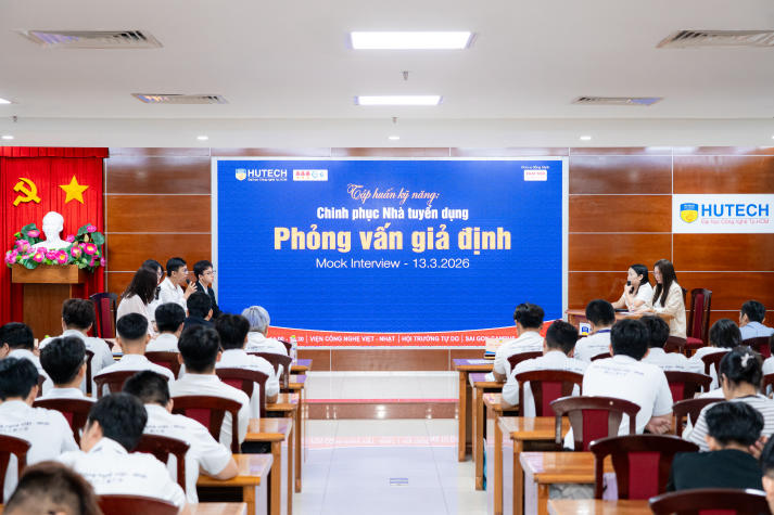 Sinh viên HUTECH khám phá “bí kíp” ghi điểm nhà tuyển dụng từ người làm nghề 76