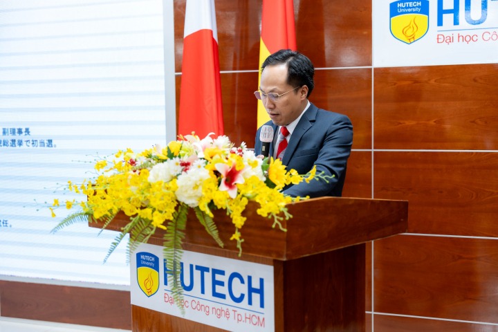HUTECH trao bằng Tiến sĩ danh dự cho Hạ nghị sĩ Aoyagi Yoichiro và tổ chức hội thảo về bối cảnh việc làm tại Nhật Bản 71