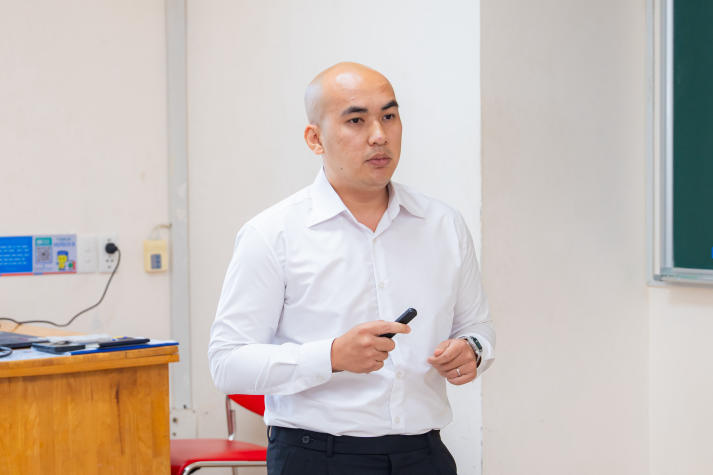 Nhiều giải pháp thiết thực được đề xuất trong buổi bảo vệ luận văn/đề án tốt nghiệp Thạc sĩ ngành Quản trị kinh doanh 59