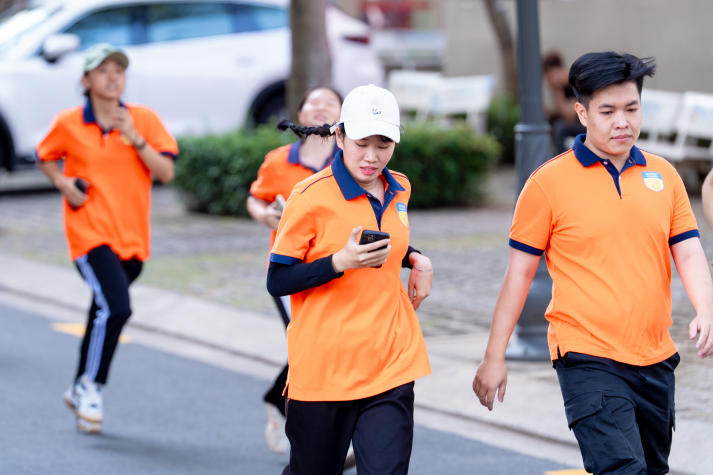 Cùng chạy việt dã, HUTECH-ers lan tỏa tinh thần trẻ trung - năng động - bản lĩnh 55