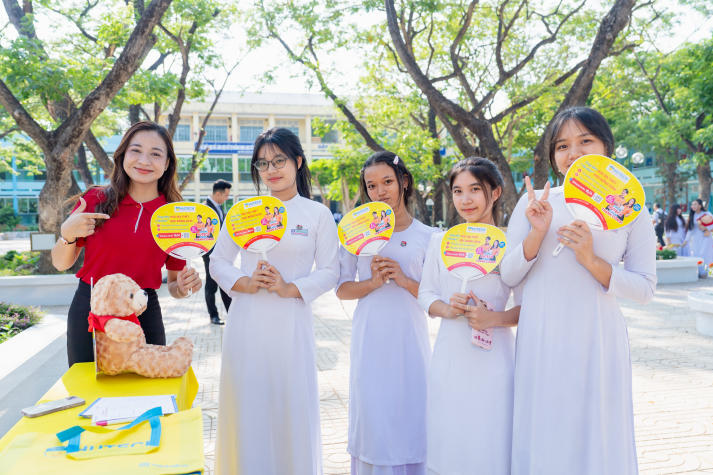HUTECH Scholarship Tour 2026: Lan tỏa học bổng từ miền Trung đến miền Tây, tiếp sức sĩ tử vững tin chọn ngành 43