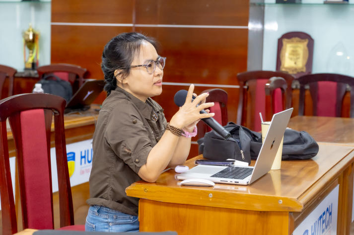 Bồi dưỡng kỹ năng sử dụng AI trong giảng dạy - bước tiến chuyển đổi số tại HUTECH 82