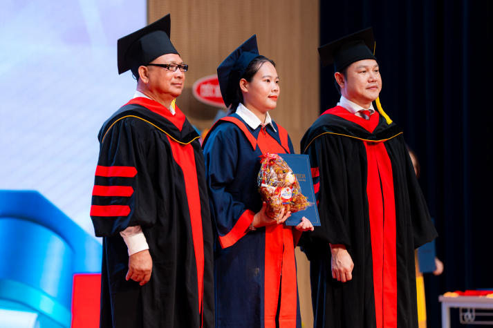 “Học tập suốt đời và không ngừng phát triển năng lực ngoại ngữ” 67