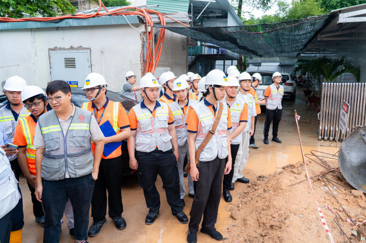 Sinh viên Khoa Xây dựng học cách tổ chức thi công tại Dự án Nhà Văn hóa Thanh niên TP.HCM 62