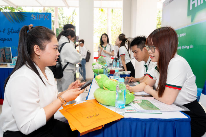 Gần 180 doanh nghiệp lớn quy tụ, loạt vị trí việc làm “hot” rộng mở tại HUTECH Job Fair 2026 28