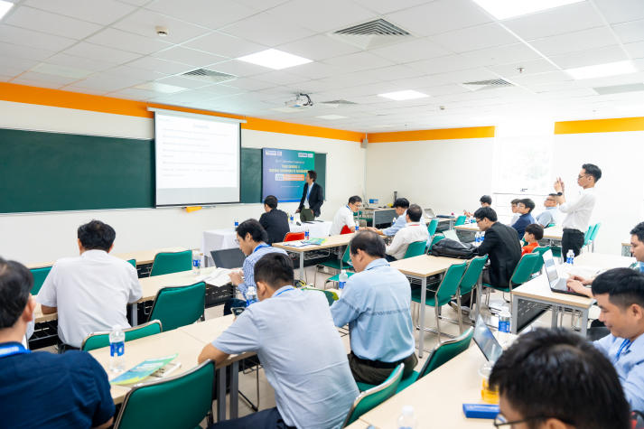 Chạm đến tri thức toàn cầu từ những diễn đàn học thuật không biên giới tại HUTECH 28