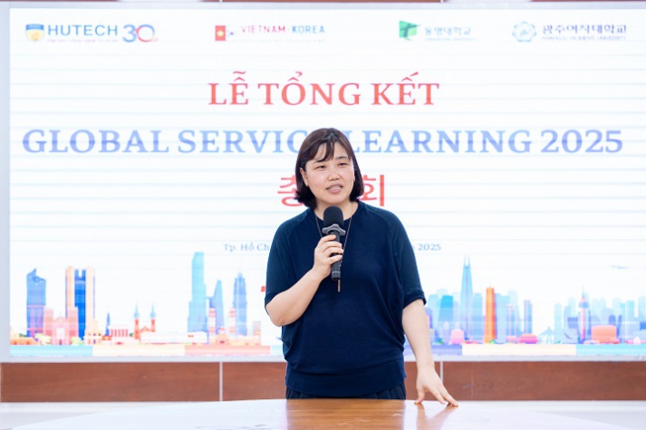 Lắng đọng cảm xúc tại lễ tổng kết chương trình “Global Service Learning 2025” 35