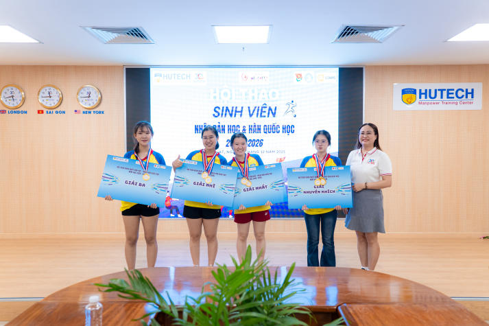 Sinh viên Nhật Bản học, Hàn Quốc học HUTECH “cháy” hết mình tại hội thao, lan tỏa tinh thần đoàn kết 92