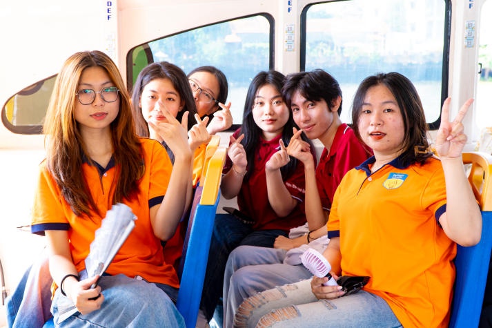 Sinh viên Viện Đào tạo Quốc tế khám phá sông nước Sài Gòn cùng Saigon Water Bus 37