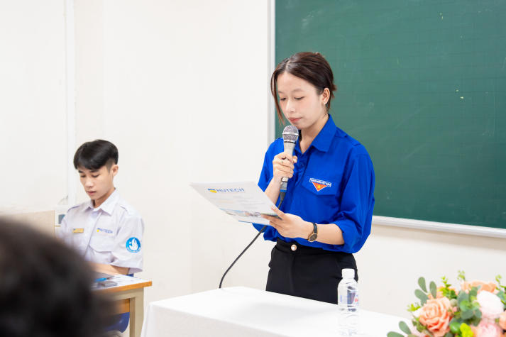 Hội nghị kiện toàn Ban Chấp hành Đoàn Khoa Tiếng Anh ghi dấu đổi mới nhân sự nhiệm kỳ 2024-2027 26