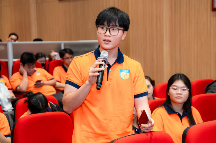 Đầu tư thông minh trong kỷ nguyên số, sinh viên HUTECH sẵn sàng “thực chiến” cùng RongViet Invest 2026 67
