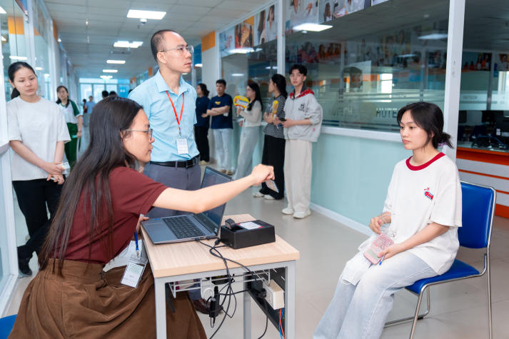 HUTECH phối hợp UEF tổ chức thành công kỳ thi V-SAT 2026 cho gần 1.000 thí sinh 66