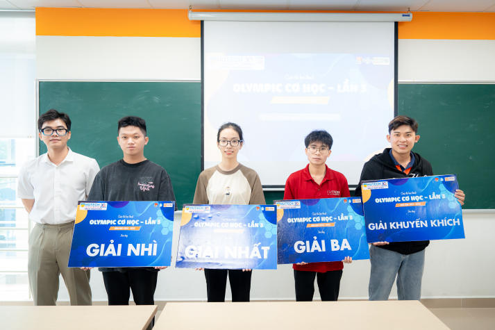 Chung kết cấp Trường “Olympic Cơ học - lần 3”: Bước đệm cho sinh viên HUTECH vươn tầm quốc gia 313