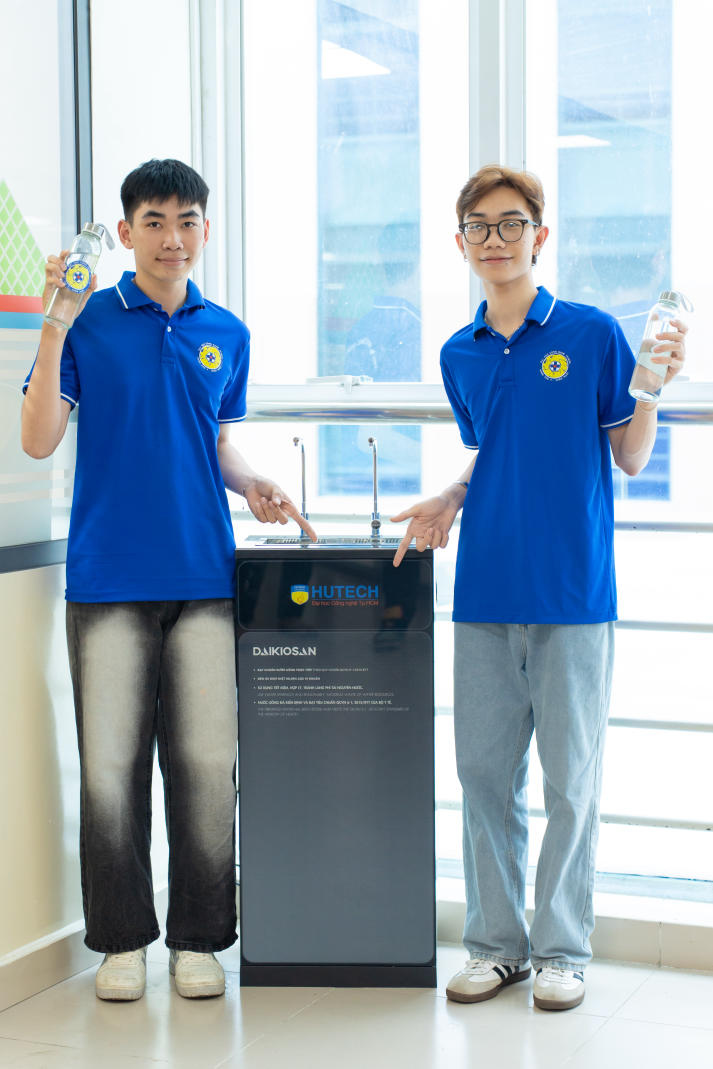 Hệ thống nước uống tinh khiết chính thức đi vào hoạt động, nâng cao tiện ích cho sinh viên HUTECH 51