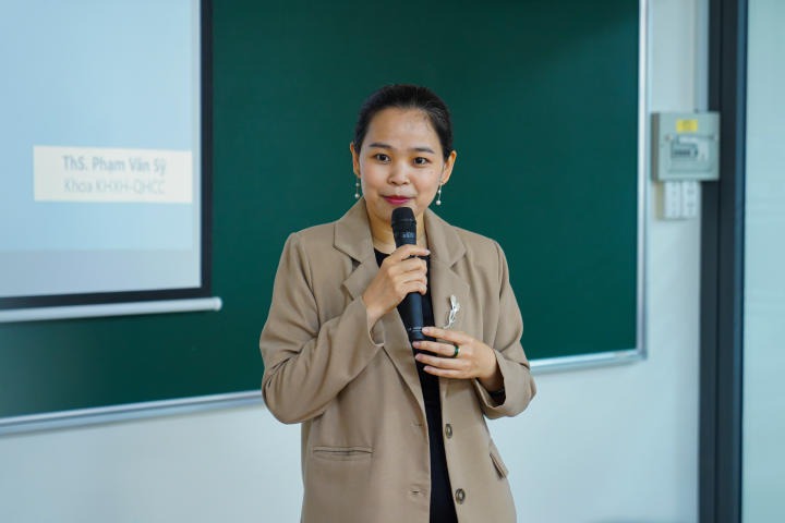 Sinh viên ngành Tâm lý học HUTECH tìm hiểu kỹ thuật sử dụng Metaphor trong tham vấn và trị liệu tâm lý 18