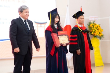 [Video] Tân Cử nhân, Kỹ sư Viện Công nghệ Việt - Nhật HUTECH tốt nghiệp trong niềm hân hoan và xúc động 91