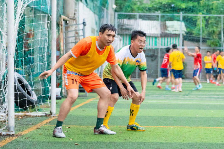 [Hội thao CB-GV-NV HUTECH 2025]: Rực lửa với những cuộc rượt đuổi tỷ số bộ môn Bóng đá nam 25