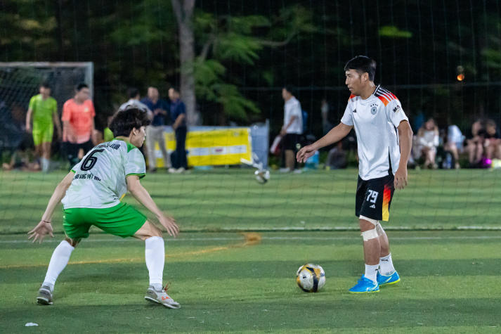 Lộ diện 08 đội mạnh nhất bước vào Tứ kết HUTECH Alumni Football 2025 30