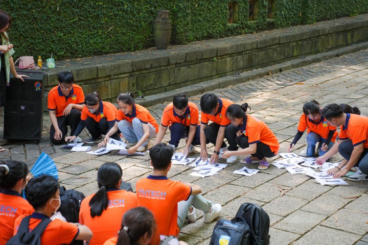 Sinh viên Viện Khoa học Ứng dụng HUTECH “bung xoã” sức trẻ qua hội trại “Sức trẻ Khoa học Ứng dụng” 49