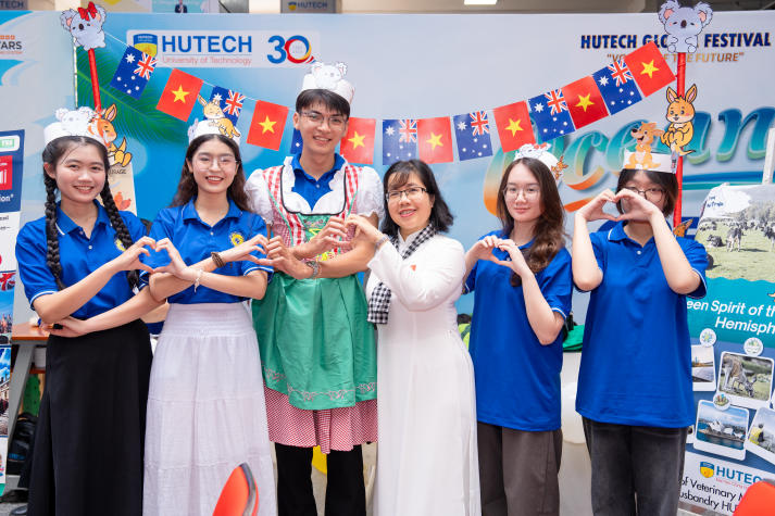 [Video] Sinh viên HUTECH “chạm” vào đa sắc văn hóa tại HUTECH Global Festival 2025 84