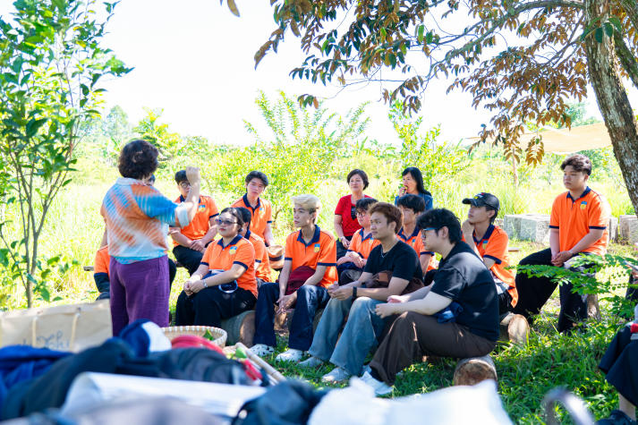 [Ảnh] Sinh viên HUTECH khám phá mô hình kinh tế sức khỏe bền vững qua hành trình thực tế 35