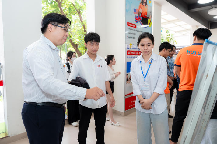 Dự án thật - Trải nghiệm thật: Sinh viên HUTECH trưởng thành qua loạt hoạt động thực chiến 40