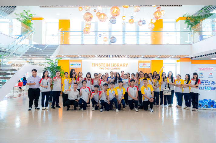 Học sinh THPT “đắm mình” trong không gian nghiên cứu tại Open Lab Day HUTECH 149