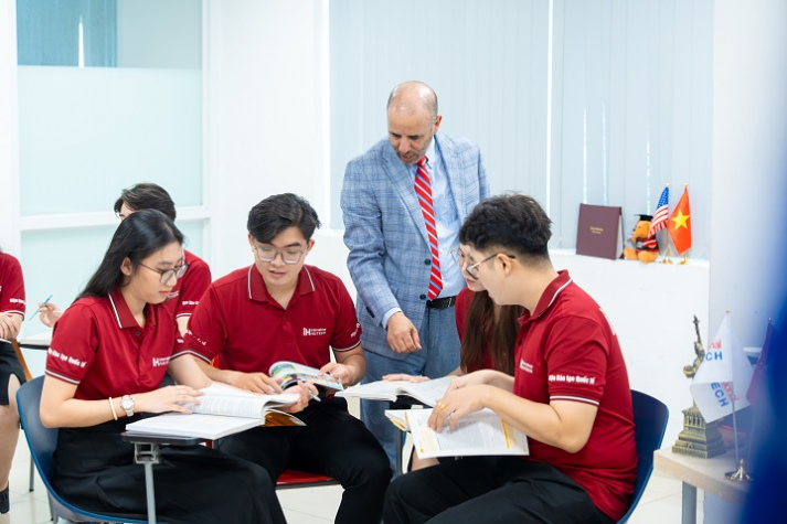 [Video] Học tập thực tiễn, phát triển toàn diện và hội nhập: 3 điểm cộng của HUTECH thu hút Gen Z 81