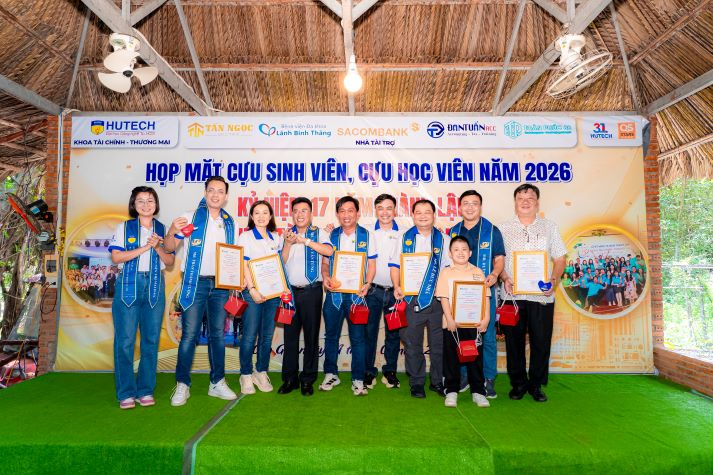 [Ảnh] Khoa Tài chính - Thương mại kỷ niệm 17 năm thành lập, nối dài hành trình “Kết nối yêu thương” 75