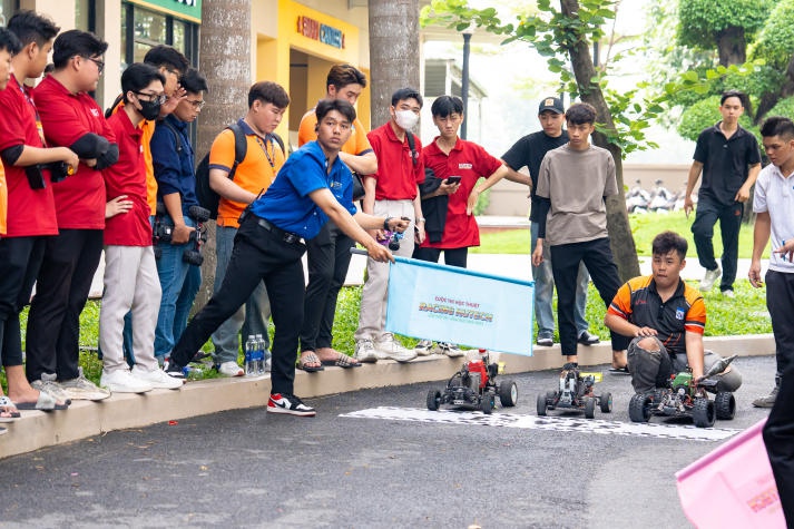 [Video] Hơn 100 đội thi tranh tài tại "đường đua tốc độ" Racing HUTECH lần VII 113