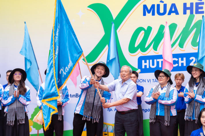 Lễ ra quân Mùa hè xanh HUTECH 2025: Sắc áo xanh tình nguyện vì cộng đồng 159