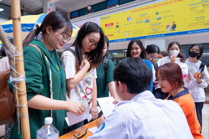 [Video] Sinh viên HUTECH hào hứng trải nghiệm Ngày hội giao lưu văn hóa Việt - Nhật 2024 221