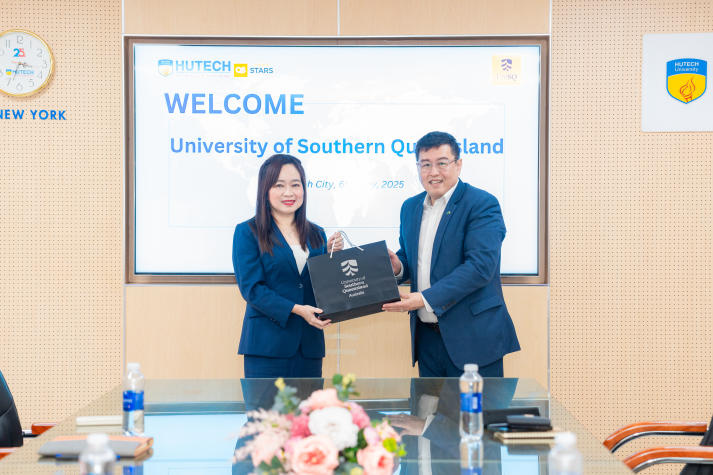 HUTECH và UniSQ (Úc) trao đổi chuyên sâu về chương trình liên kết hợp tác và đồng phát triển nghiên cứu 74