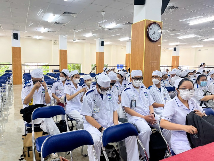 Sinh viên Điều dưỡng HUTECH thực tập tại Khoa Nội phổi Bệnh viện Chợ Rẫy 6