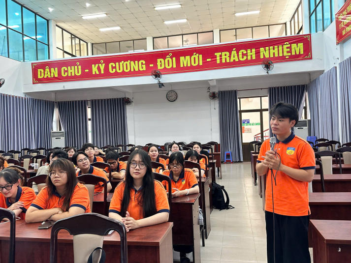 Sinh viên Tâm lý học trải nghiệm công tác hỗ trợ điều trị nghiện và chăm sóc sức khỏe tâm thần 78