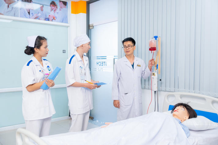 HUTECH công bố ngưỡng đảm bảo chất lượng đầu vào đối với nhóm ngành Sức khỏe năm 2025 195