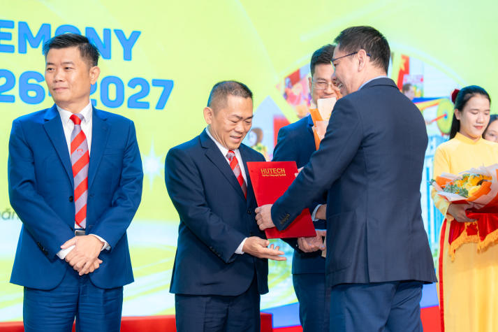 HUTECH khai giảng năm học 2026-2027, đồng hành cùng sinh viên kiến tạo những giá trị bền vững 79