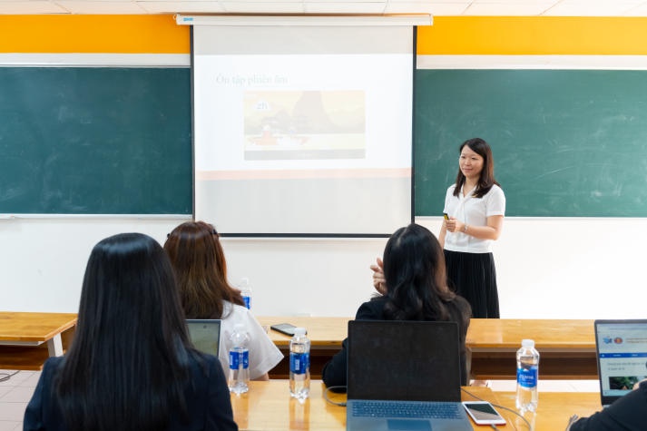 Giảng viên Khoa Trung Quốc học trao đổi kinh nghiệm giảng dạy qua Seminar "Ứng dụng E-learning trong giảng dạy tiếng Trung" 84