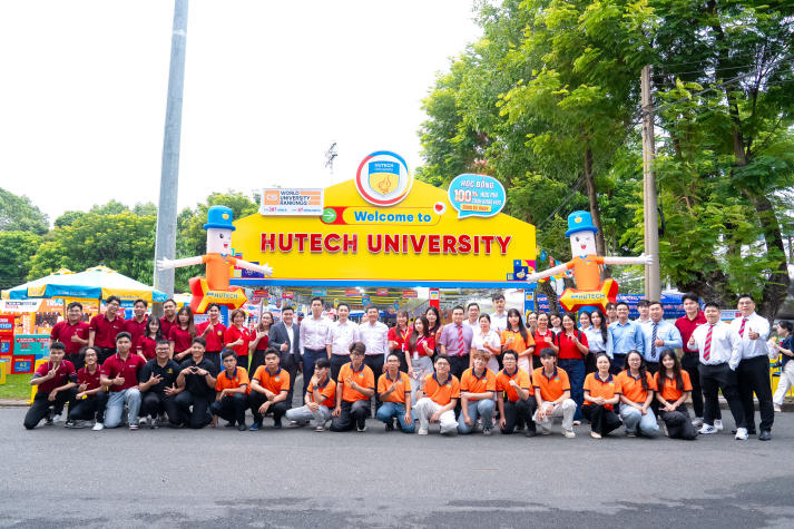 [Video] HUTECH cùng sĩ tử 2k8 tháo gỡ băn khoăn chọn Trường tại Ngày hội lựa chọn nguyện vọng xét tuyển 2026 28