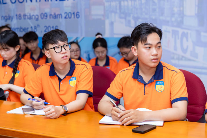 Sinh viên Marketing - Kinh doanh quốc tế tìm hiểu “hậu trường” vận hành tại Cảng Container Quốc tế SP-ITC 28