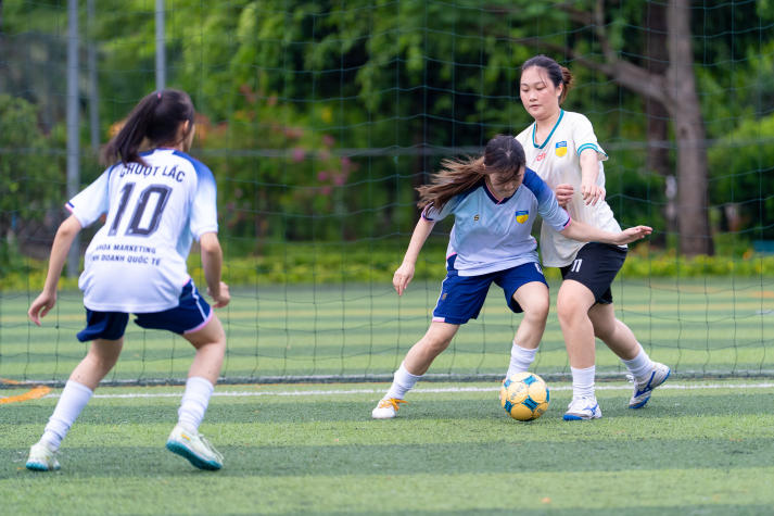 [HUTECH Games 2026] Lộ diện ngôi vương Bóng đá nam, nữ sau loạt trận Chung kết kịch tính 89