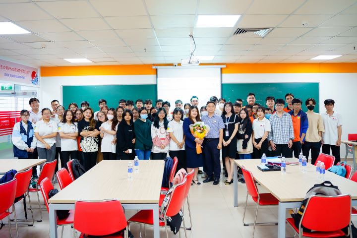 Viện Công nghệ Việt Nhật tổ chức buổi Seminar "Kỹ năng tổng hợp và viết tài liệu nghiên cứu khoa học" 84