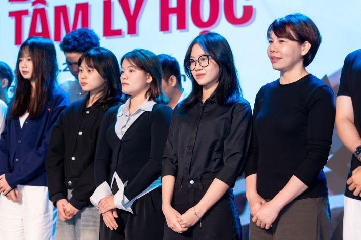 [Video] Sinh viên Tâm lý học “bắt trúng” cảm xúc khách hàng qua loạt TVC sáng tạo 20