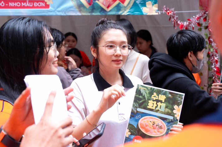 A burst of cultural colors at the Vietnam - Korea Cultural Festival 2025: Connection and integration 27