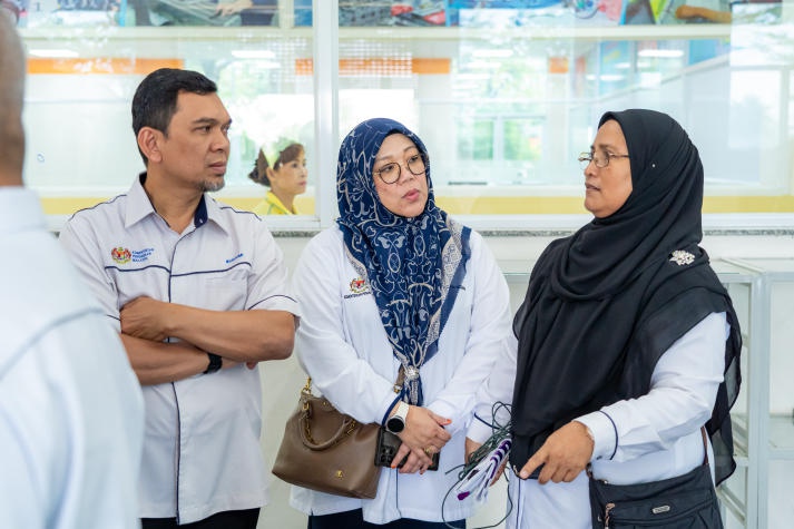 Ampangan Vocational College visits HUTECH and tours facilities at Saigon Hitech Park Campus 79