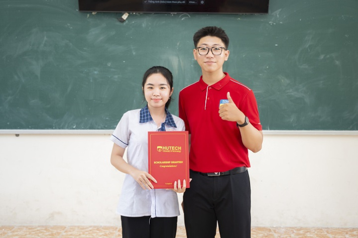 [Video] HUTECH Scholarship Tour 2025: 9 tỉnh thành, 2.000 học bổng và hàng ngàn ước mơ được chắp cánh 50
