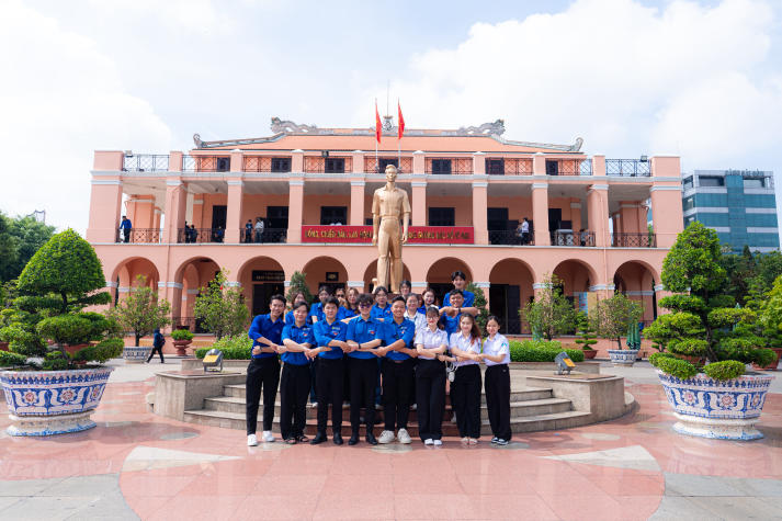 Sinh viên Khoa Quản trị kinh doanh lan tỏa khát vọng tuổi trẻ qua vòng Chung kết “Sinh viên với tư tưởng Hồ Chí Minh” 168